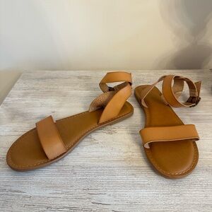 Time & Tru, size 8, sandal.